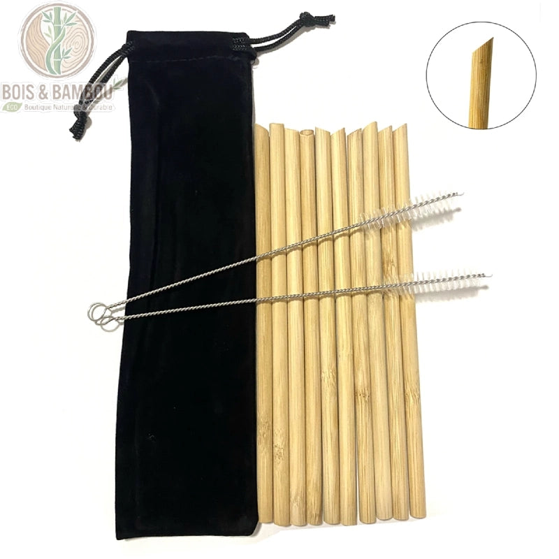 Pailles en Bambou Naturel Réutilisables Lot 10 Pailles Bambou Bio – version biseautée sac velours noir, vue rapprochée des pailles bambou et brosses nettoyage.