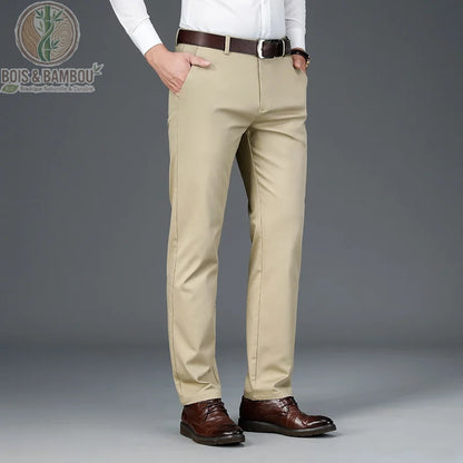 Pantalon bambou homme bureau coloris Beige vue porté
