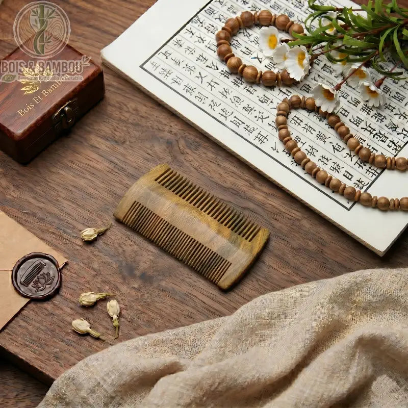Peigne à barbe en bois avec étui en cuir