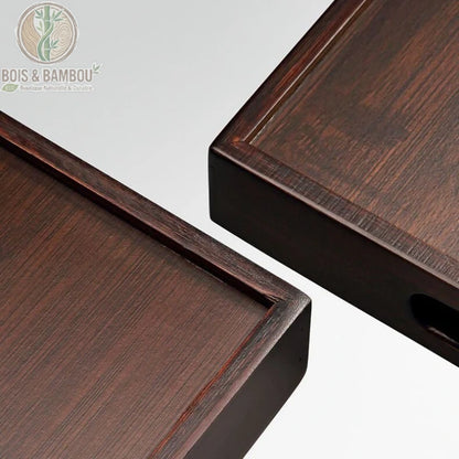 Plateau bambou retro poignees, vue de detail des rebords sureleves et du grain vertical du bambou laque. Bois et Bambou Eco.