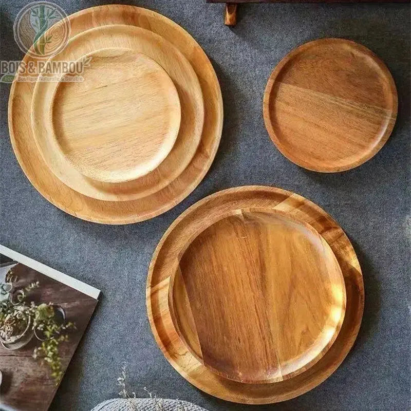 Plateau rond acacia massif dispose en trio sur table dressee bohème, Bois et Bambou Eco