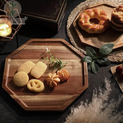 Plateau acacia octogonal mise en scene avec biscuits et bougie, ambiance chaleureuse, Bois et Bambou Eco