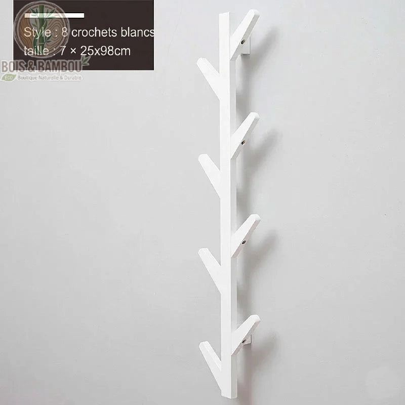 Porte manteau mural en bambou modele 8 crochets blanc retro. Support mural vertical au design épuré blanc mat, muni de 8 crochets décalés en épi, dimensions 7 x 25 x 98 cm pour une entrée moderne.