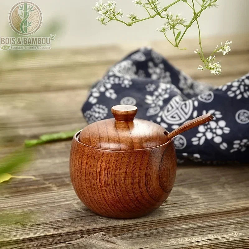 Pot epices bois jujubier ouvert et ferme avec cuillere sur table rustique Bois et Bambou Eco
