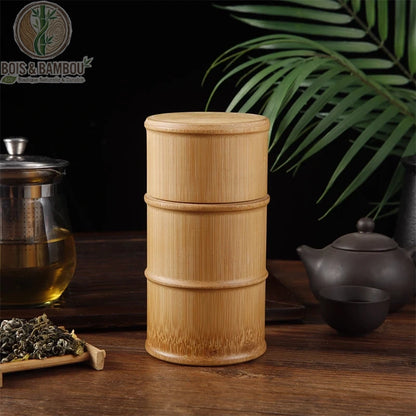 Pot de Conservation en Bambou Naturel gros plan texture bambou massif cylindrique fond feuilles BoisetBambouEco