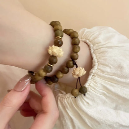 Bracelet en bois de santal vert et perle Lotus