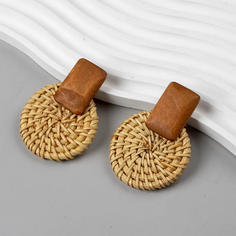 Boucles d'oreilles pendantes en rotin et bois