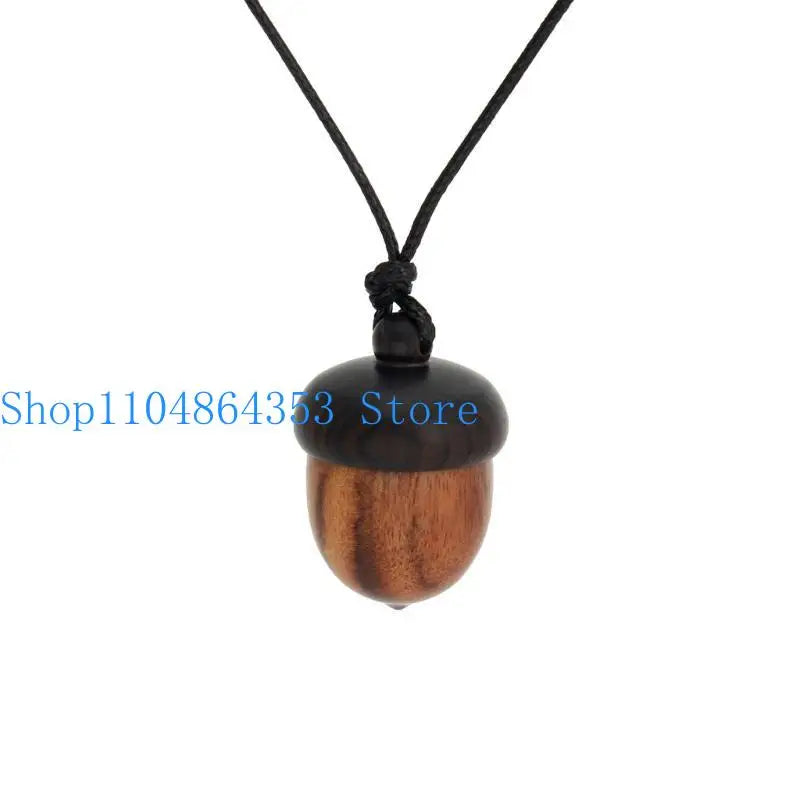Collier pendentif gland en bois