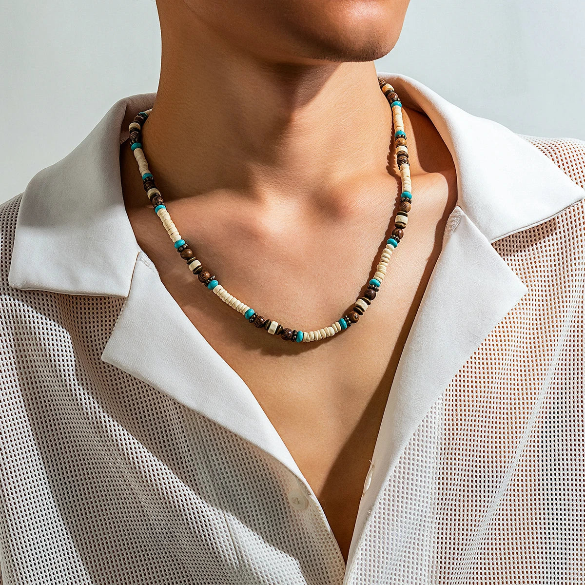 Collier de petites perles en bois