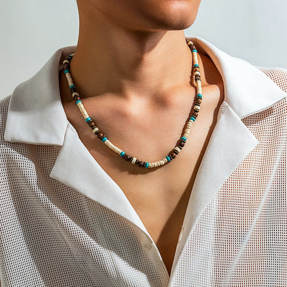 Collier de petites perles en bois