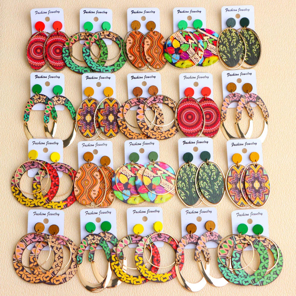 Lot de 10 paires de boucles d'oreilles en bois multicolores