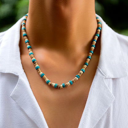 Collier de petites perles en bois