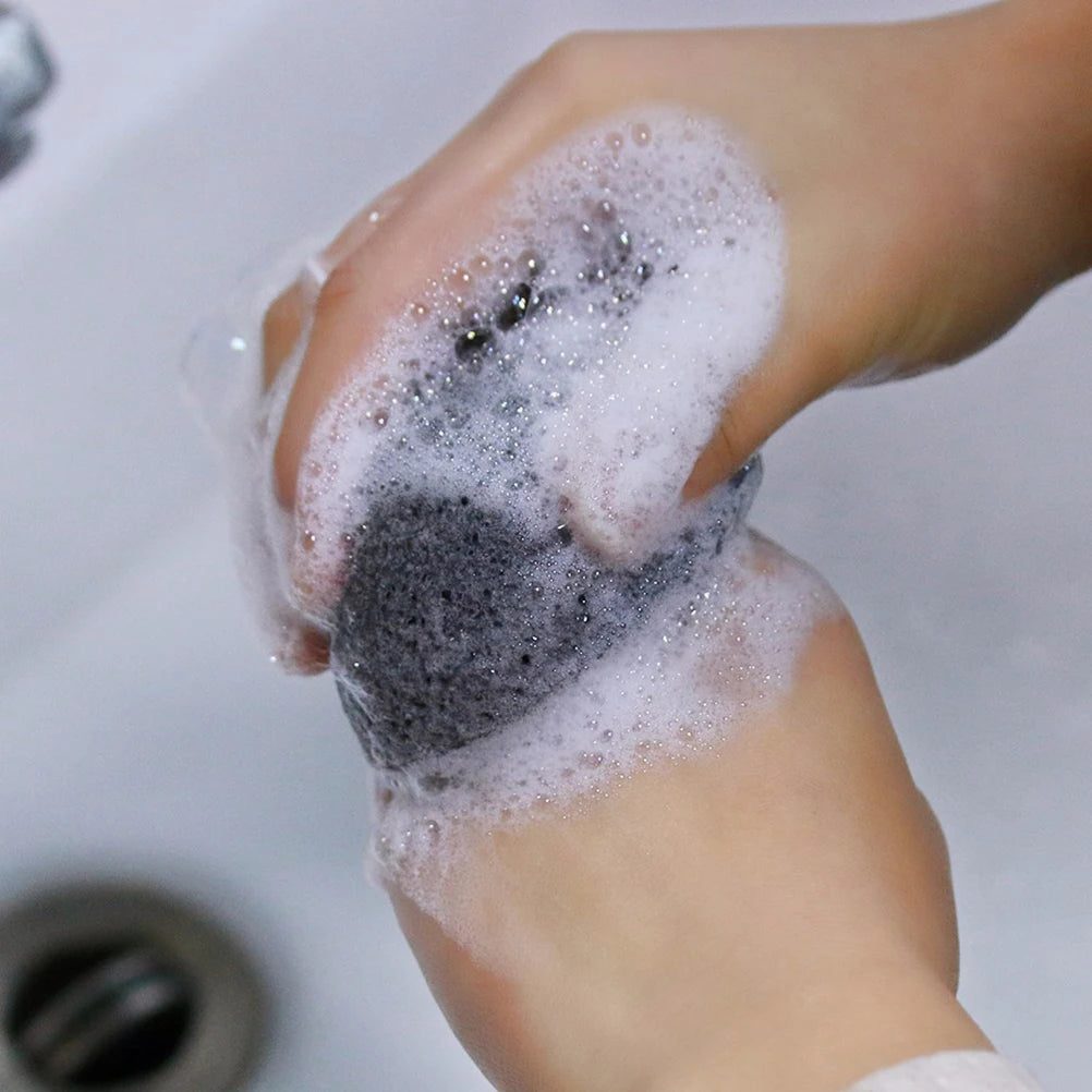 Éponge Konjac au charbon de bambou biologique