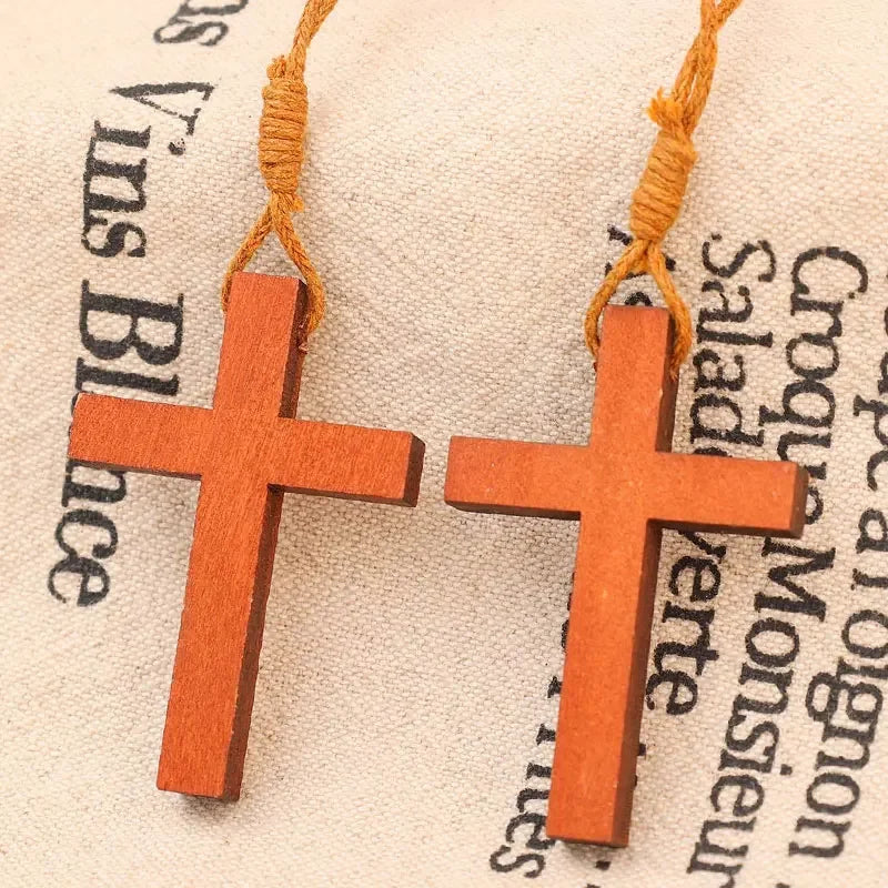 Collier pendentif croix en bois