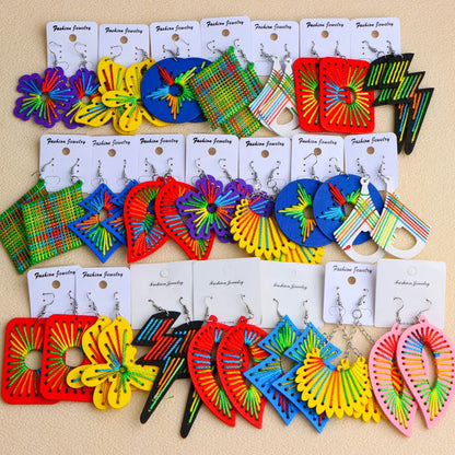 Lot de 10 paires de boucles d'oreilles en bois multicolores