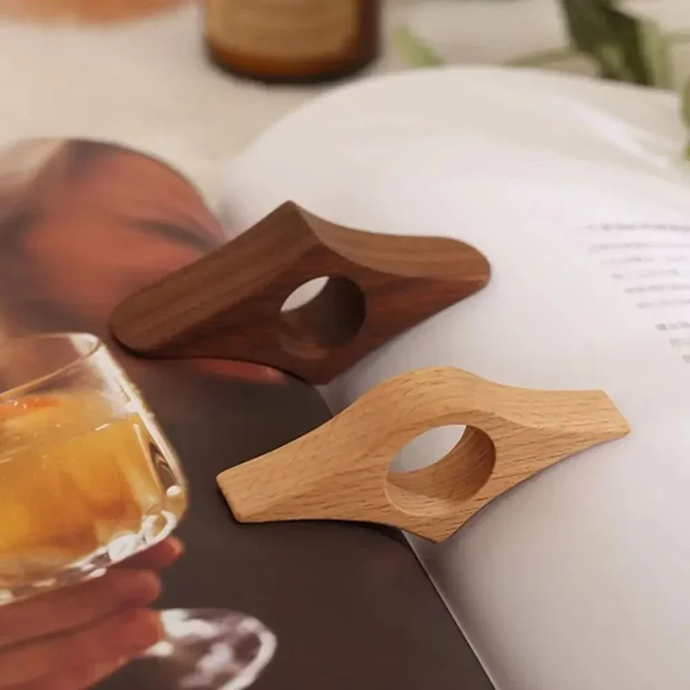 Marque-page de pouce en bois