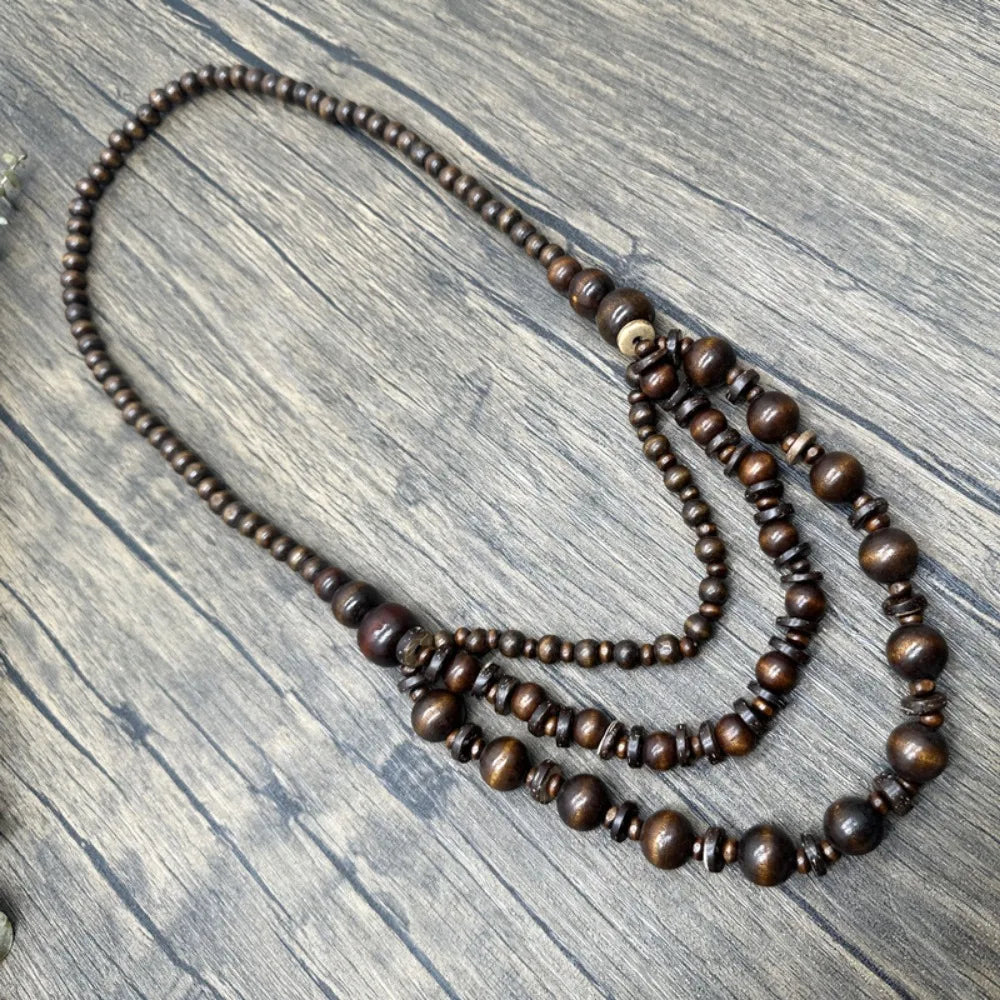 Long collier en perles de bois