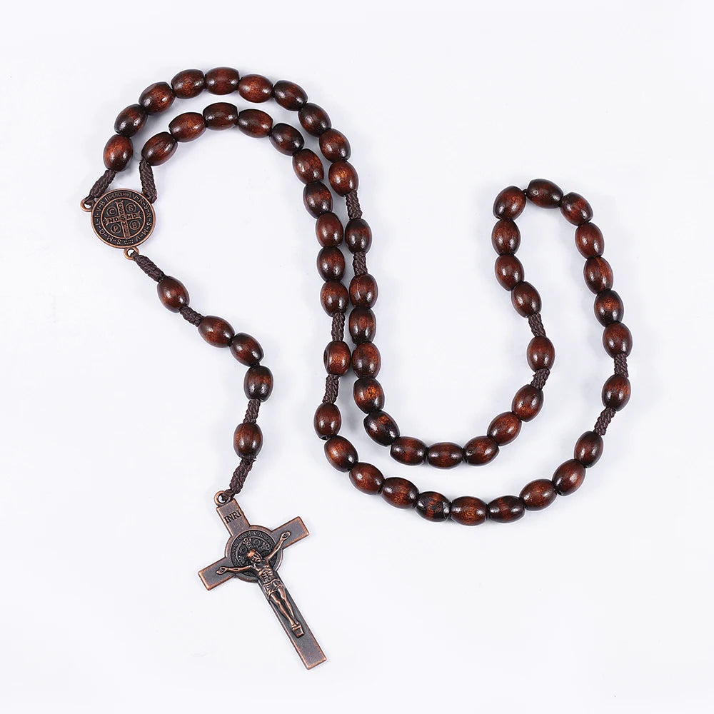 Collier chapelet en perles de bois avec croix