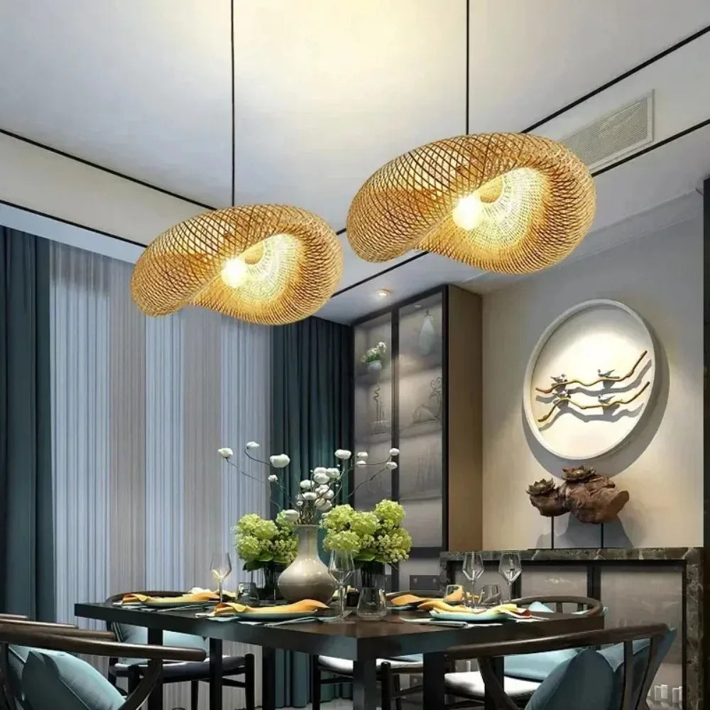 Lustre en bambou tressé