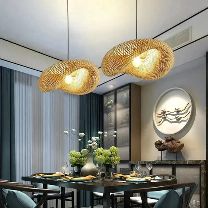 Lustre en bambou tressé