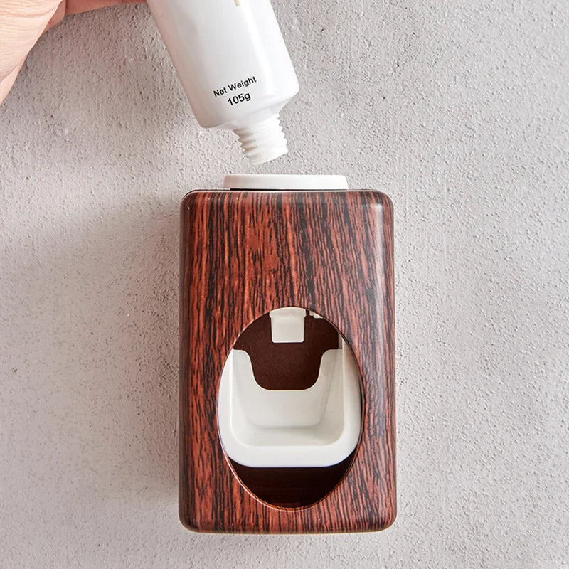 Distributeur automatique de dentifrice