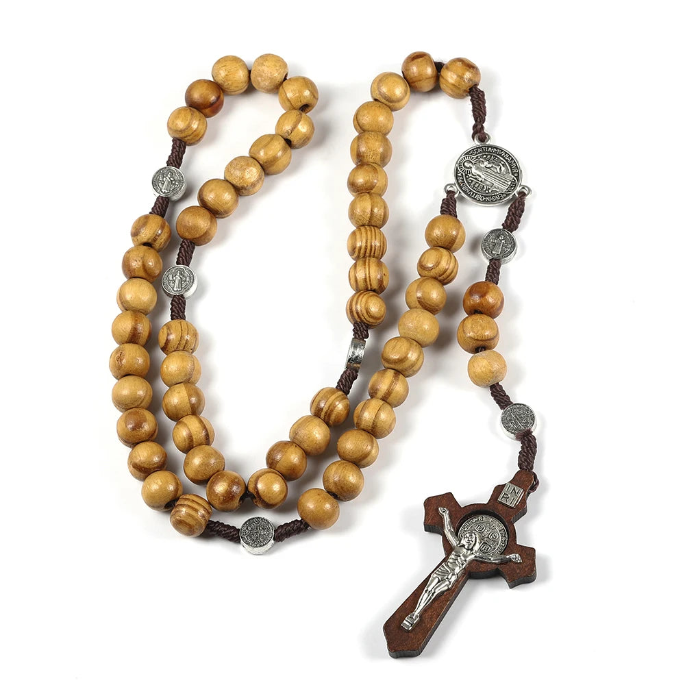 Collier chapelet en perles de bois avec croix