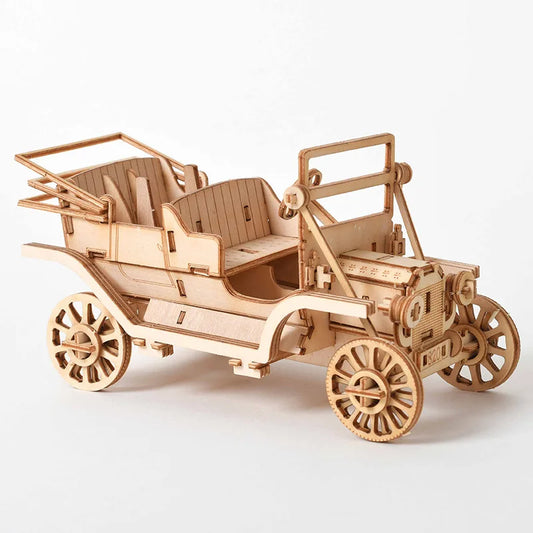 Maquette de vehicule en bois
