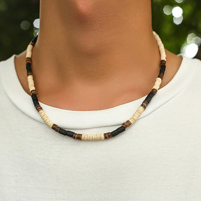Collier de petites perles en bois