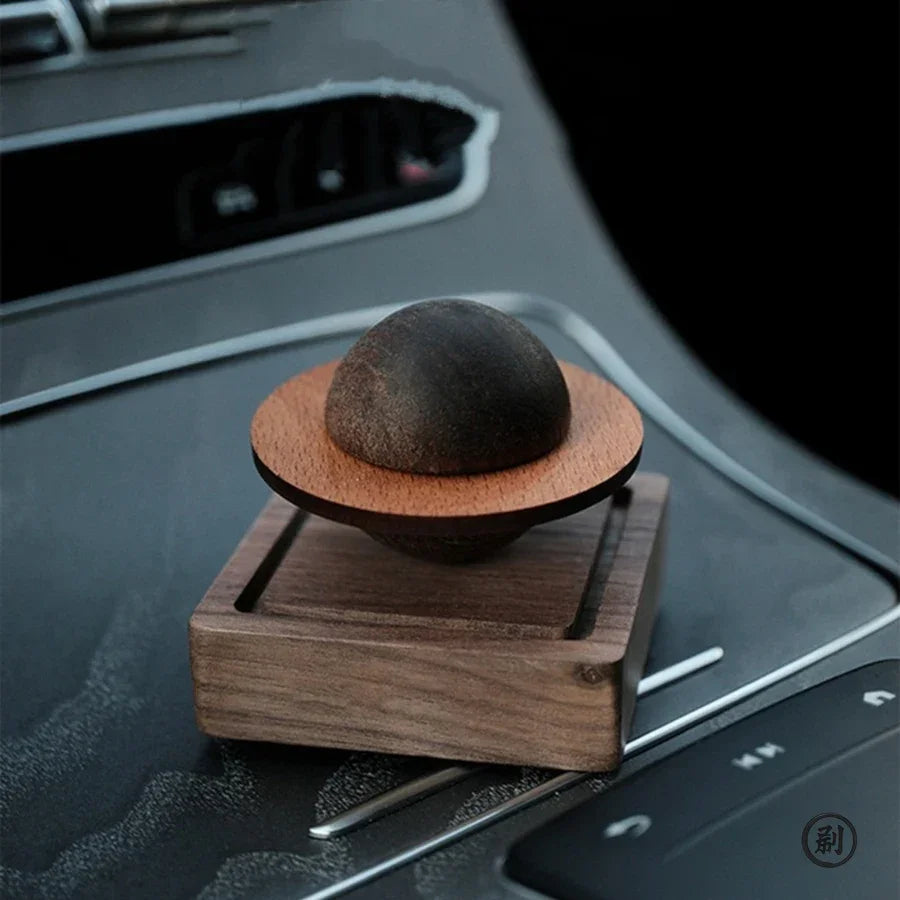 Diffuseur de parfum en bois sculpté Jupiter
