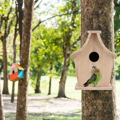 Maison d'élevage suspendue en bois de pin