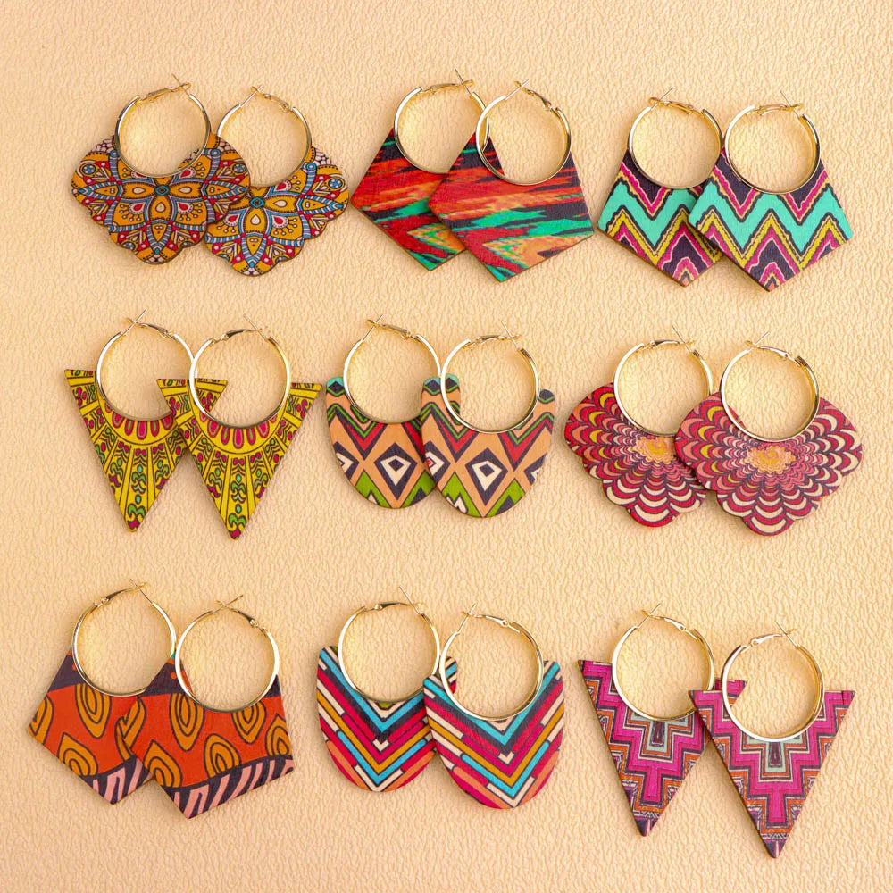 Lot de 10 paires de boucles d'oreilles en bois multicolores