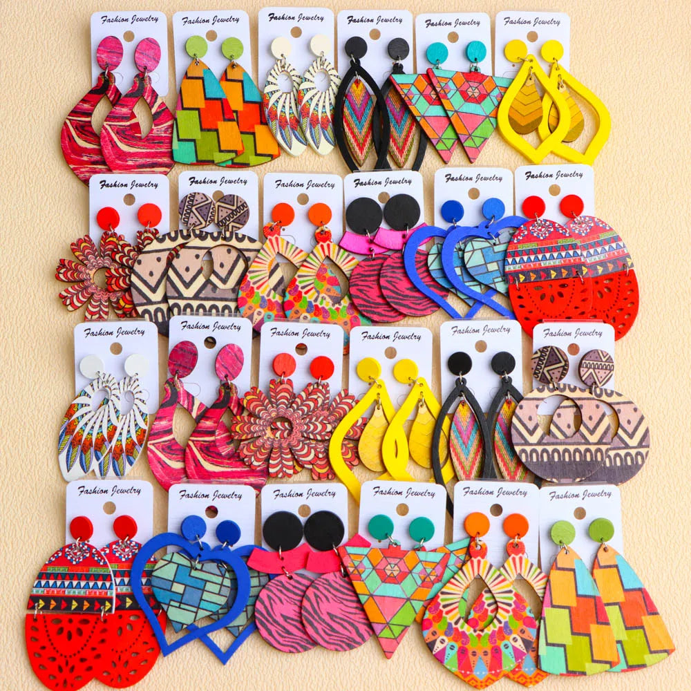 Lot de 10 paires de boucles d'oreilles en bois multicolores