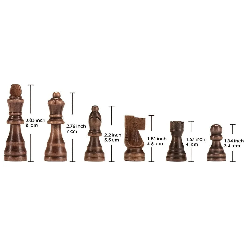 Pièces de jeu d'échecs en bois naturel