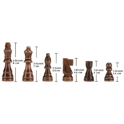 Pièces de jeu d'échecs en bois naturel