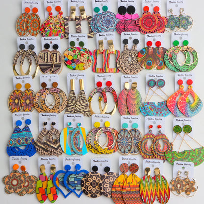 Lot de 10 paires de boucles d'oreilles en bois multicolores