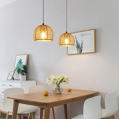Suspension industrielle en rotin beige