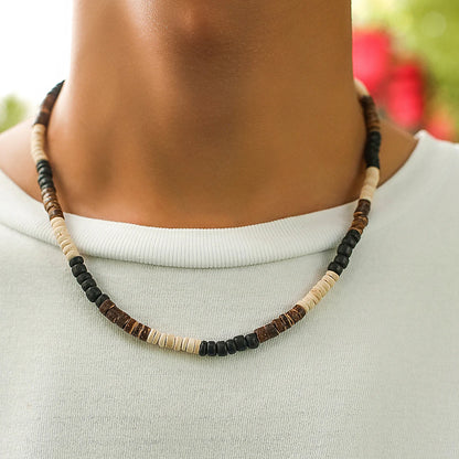 Collier de petites perles en bois