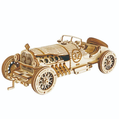 Maquette de voiture en bois