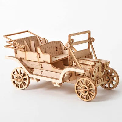 Maquette de vehicule en bois