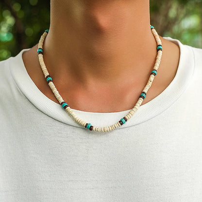 Collier de petites perles en bois