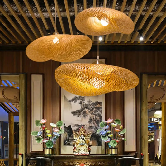 Lustre en bambou tressé