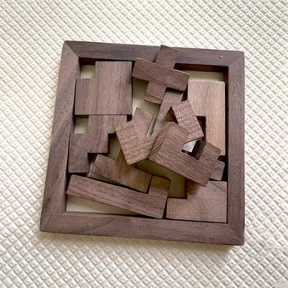 Puzzle géométrique et casse-tête Tangram