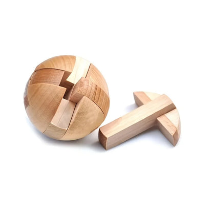 Casse-tête sphérique en bois naturel