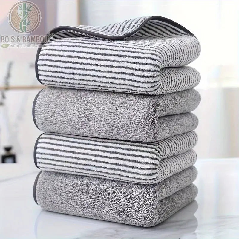 Serviettes de toilette en bambou rayées, lot de 4 modèles présentés ensemble