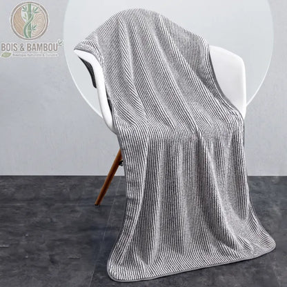 Serviette de bain en bambou coloris rayé, grand format 70x140 cm
