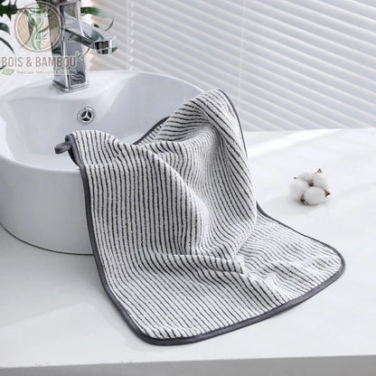 Serviette de toilette en bambou coloris rayé, format visage
