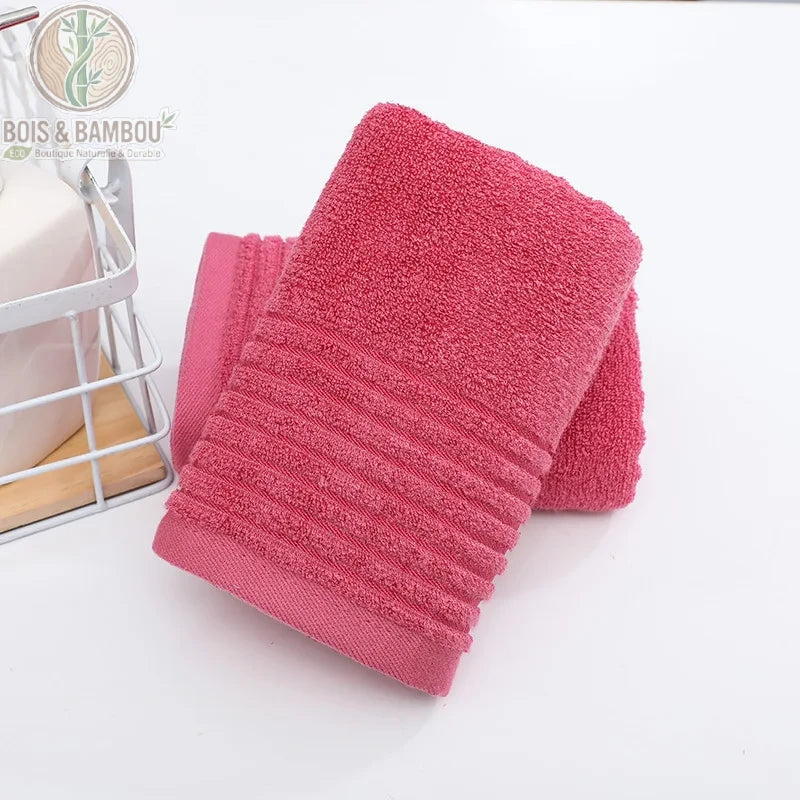 Serviette de bain en bambou coloris rouge