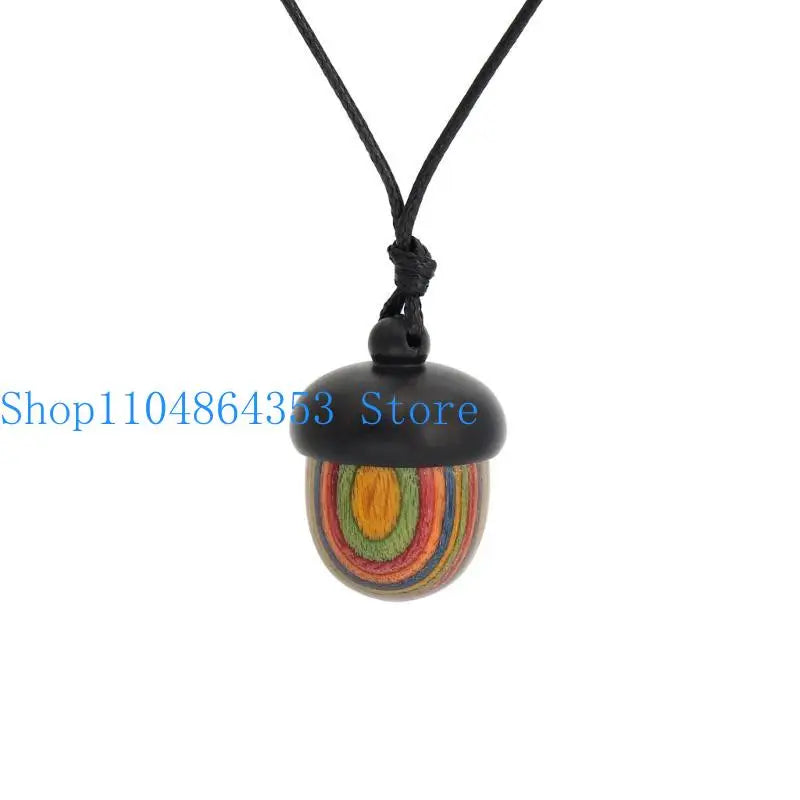 Collier pendentif gland en bois
