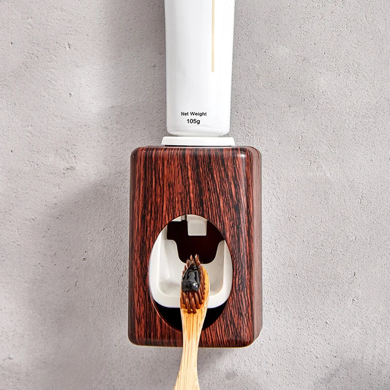Distributeur automatique de dentifrice