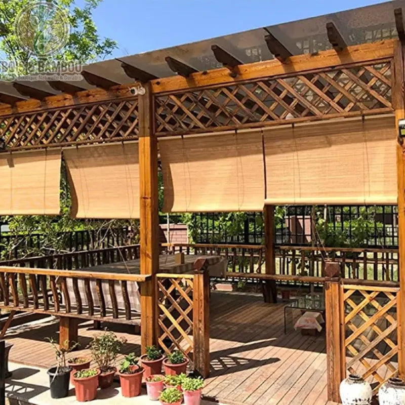 Store enrouleur bambou naturel artisanal coloris noix pergola bois extérieur abrité